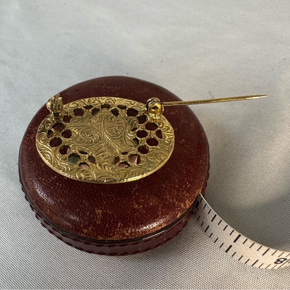 Vintage 1928 rose flower and pearl bead pin - Picture 4 of 6